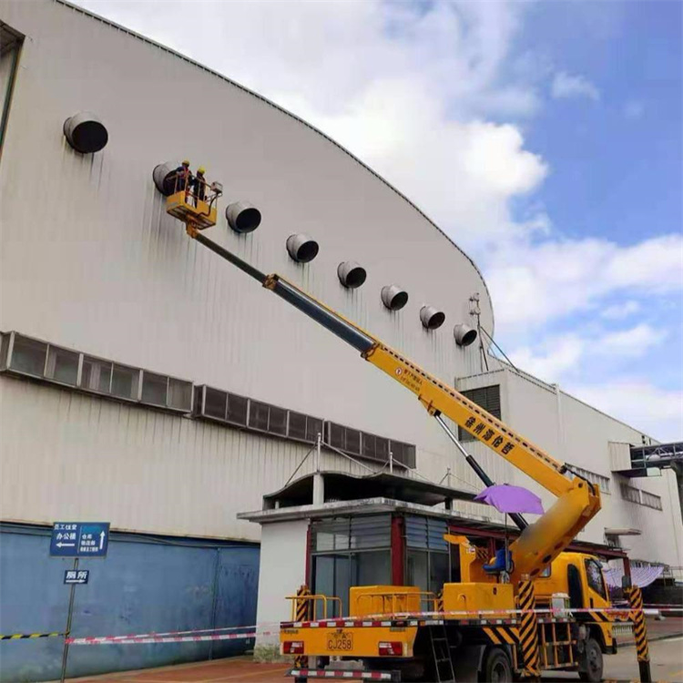 竹山高空作业车出租服务：专业广告牌安装解决方案