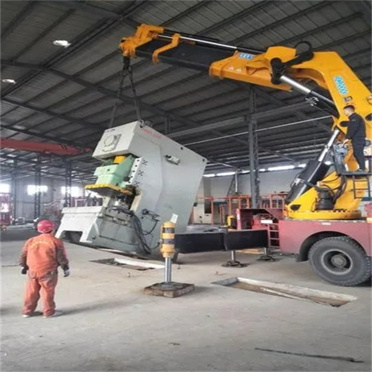 竹山80吨折臂吊车出租附近电话