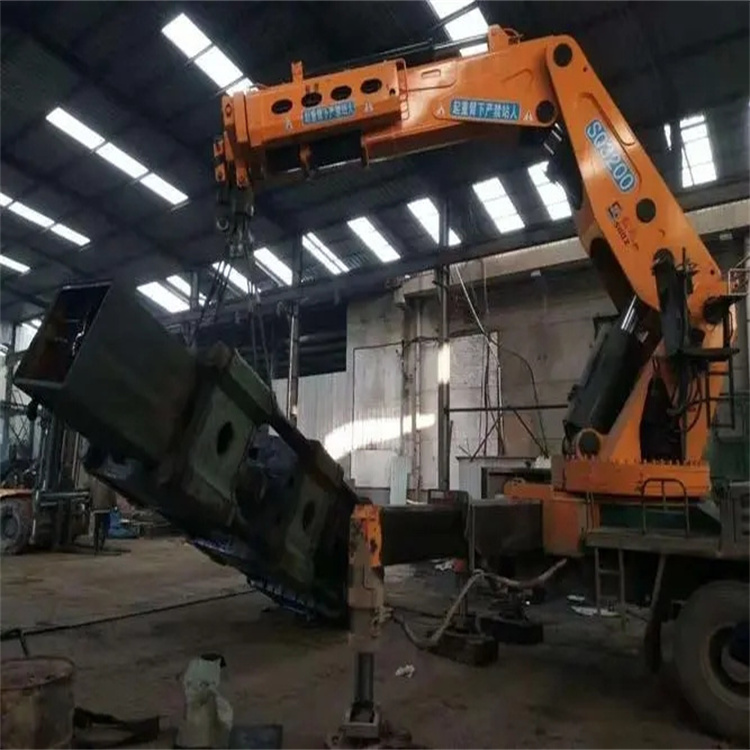 竹山130吨折臂吊车出租吊机租赁附近电话