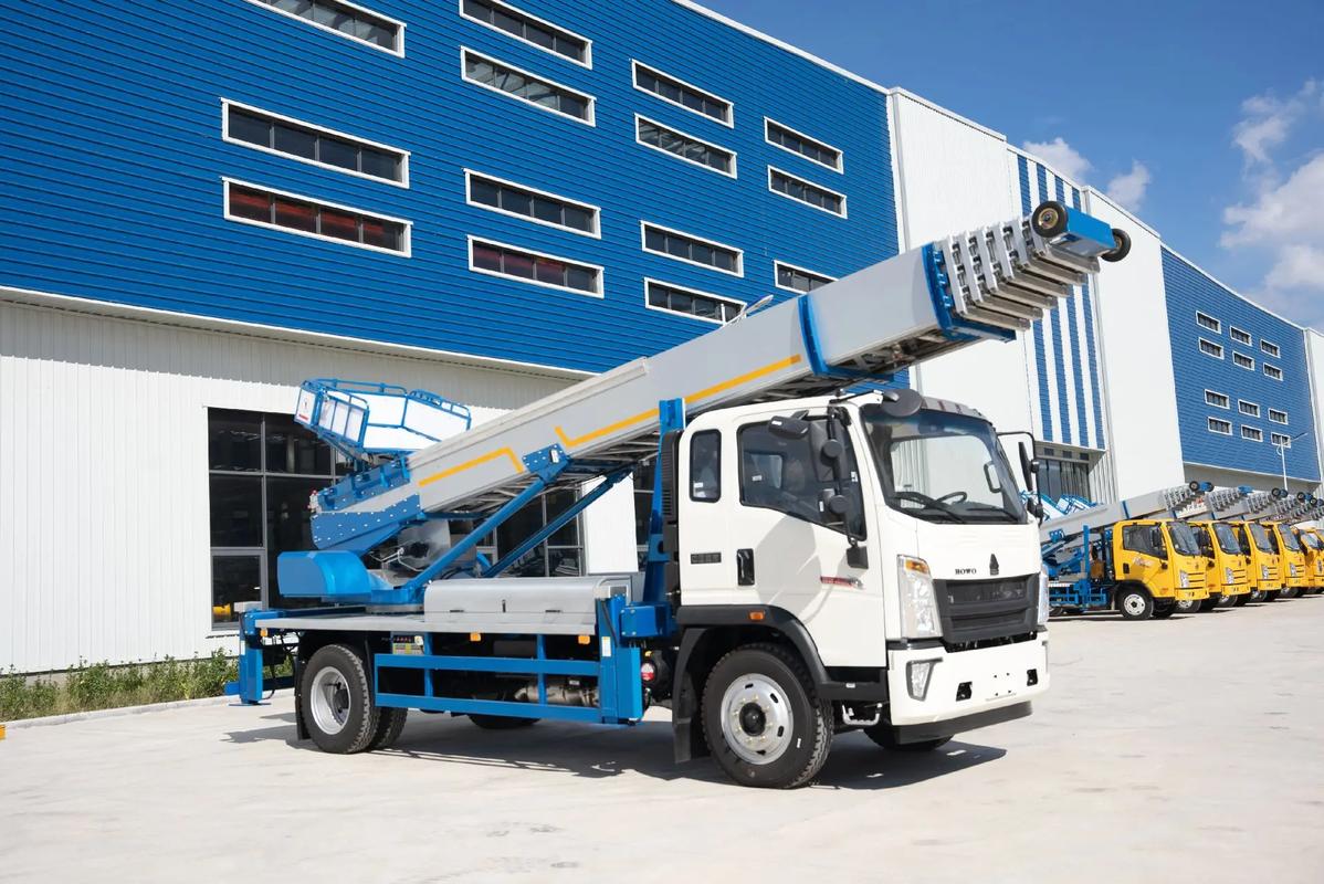 竹山出租云梯车高空作业车 建筑垃圾搬运